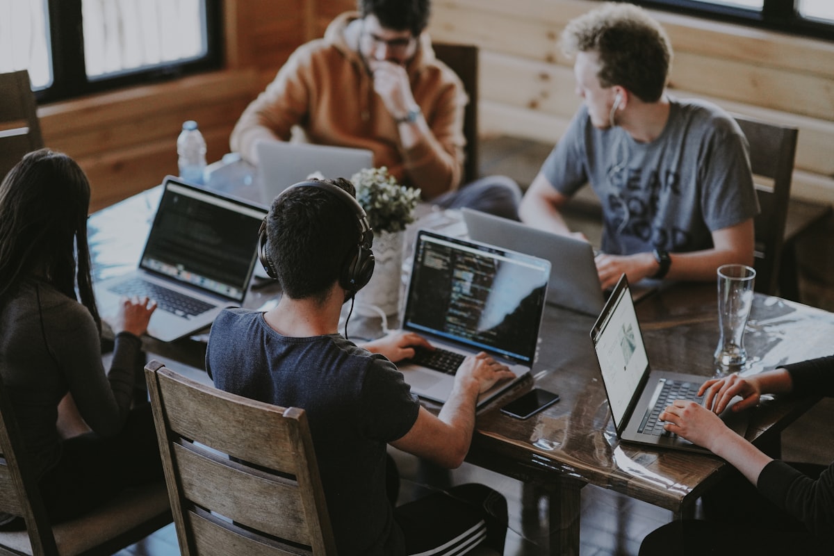 Software a medida vs software estándar: cómo elegir
